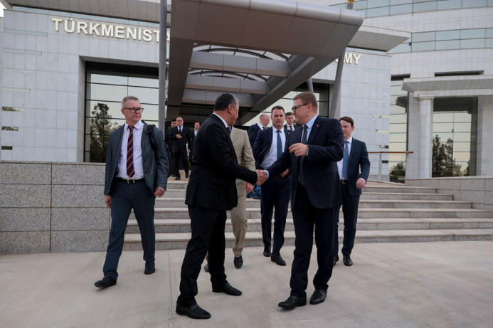  Negotiations with the delegation of the Southern Ural were held in the Government of Turkmenistan