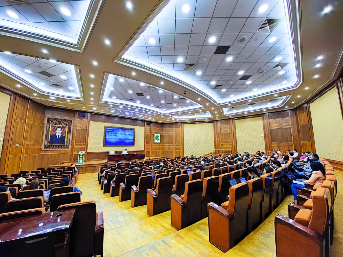 Bidding on SCRMET: jet fuel was sold for export, and road bitumen was sold on the domestic market