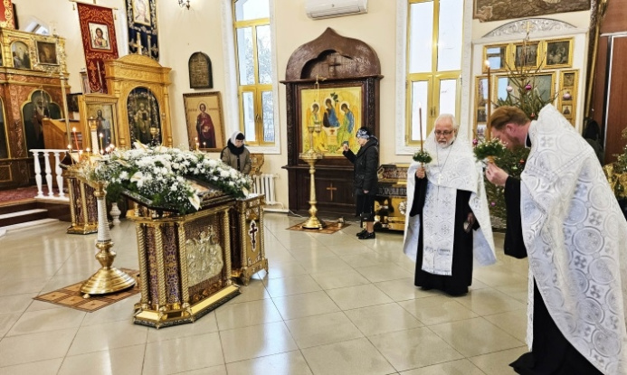  In Turkmenistan Christmas services were held in Orthodox churches