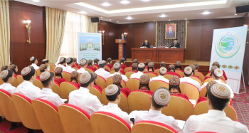 Magtymguly adyndaky TDU-da Awazada geçiriljek halkara maslahata bagyşlanan duşuşyk geçirildi