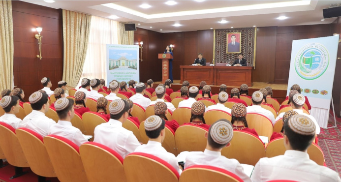  Magtymguly adyndaky TDU-da Awazada geçiriljek halkara maslahata bagyşlanan duşuşyk geçirildi