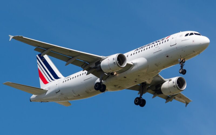  The world's first ban on domestic flights comes into force in France