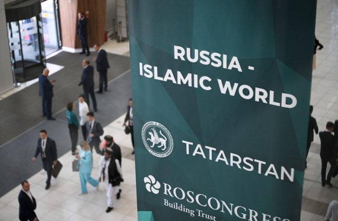  KazanForum çäklerinde TR-yñ Ylymlar akademiýasy Musulman mirasyny gorap saklamak hakynda ylalaşyklara gol çeker