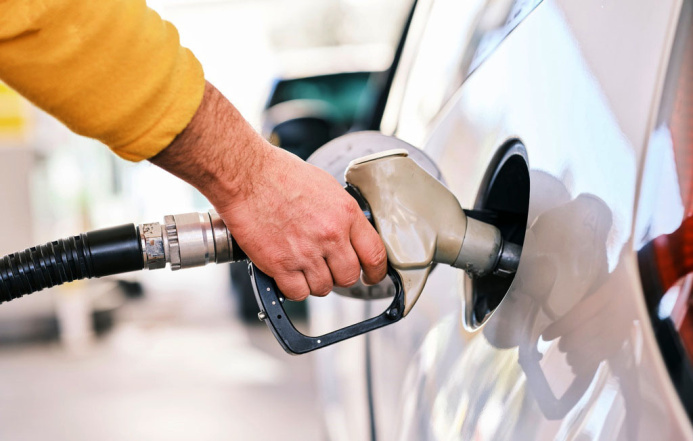  Bidding on SCRMET: polyethylene and diesel fuel were in demand
