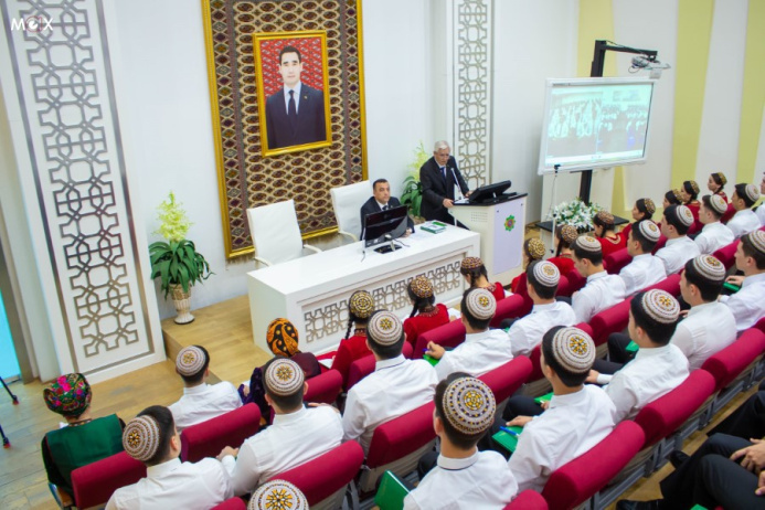  A scientific and practical conference dedicated to state symbols was held at the Turkmen university