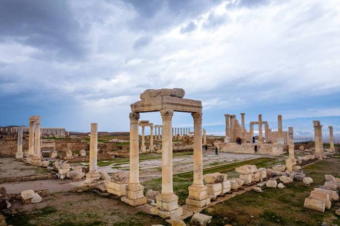  Remarkable Coloured Scylla Sculpture Group Unearthed in Türkiye’s Laodikeia