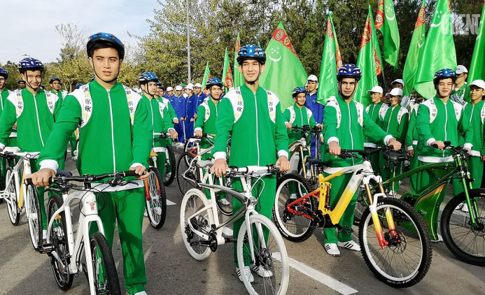  President of Turkmenistan presents bikes to Ashgabat orphanage