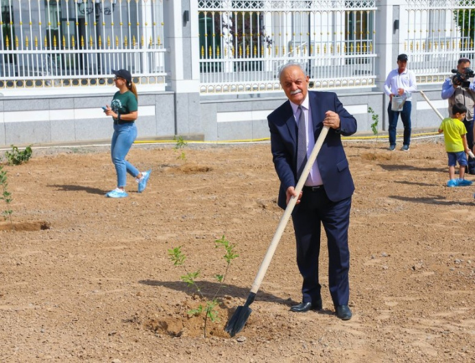  Посольство Азербайджана в Туркменистане провело в Ашхабаде экологическую акцию