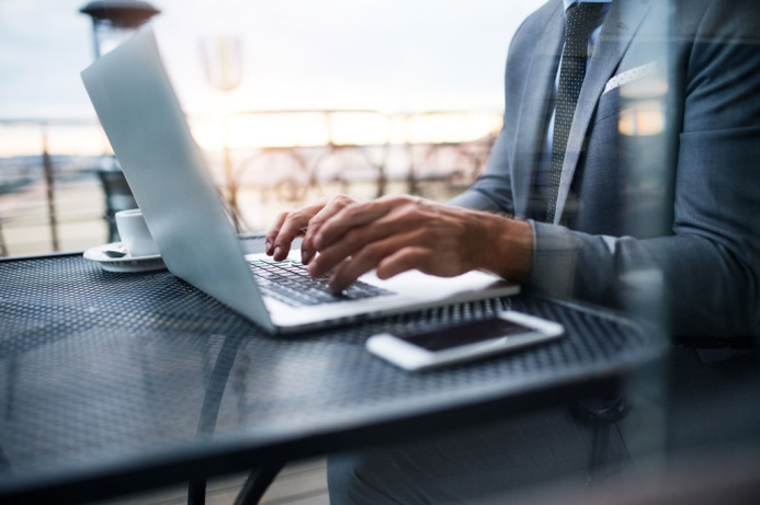  Entrepreneurs are given the opportunity to pay for AGTS services online