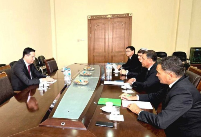  Посол Таджикистана обсудил с руководством Балканской области межрегиональное сотрудничество