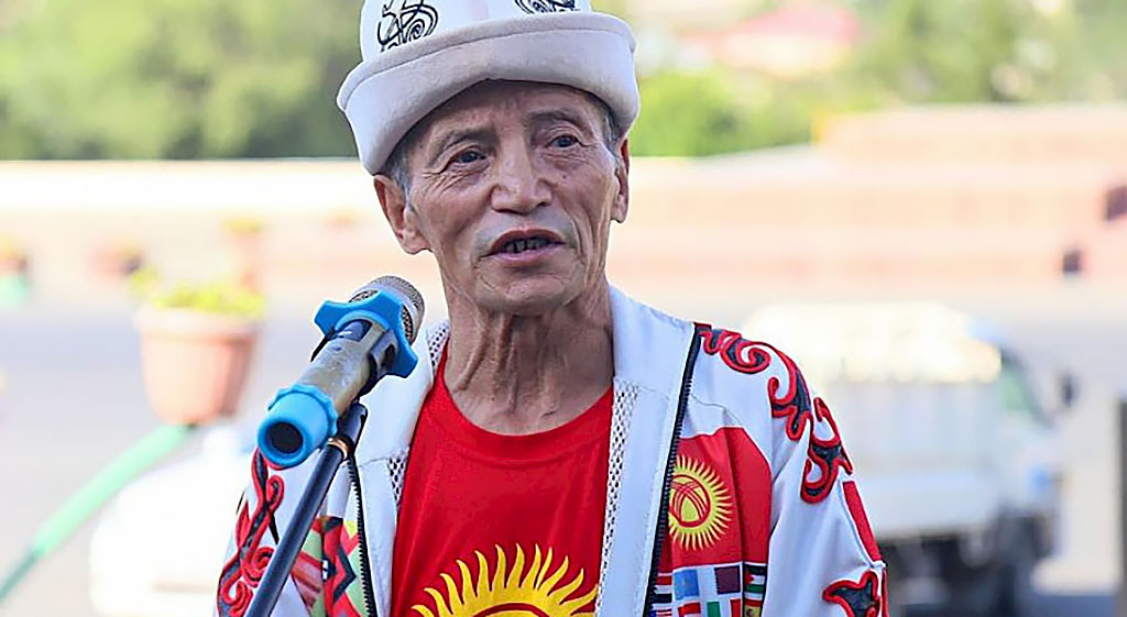 75-летний житель Оша отправился на велосипеде в Турцию на Всемирные игры кочевников