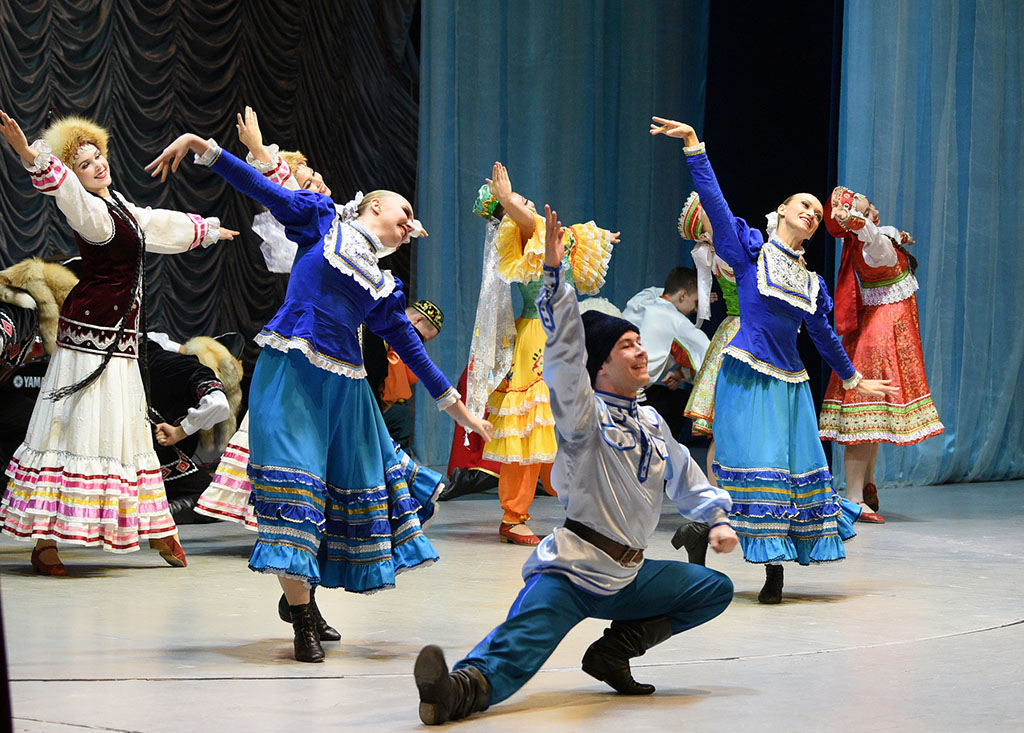 Артисты Государственного ансамбля танца «Урал» дали воскресное представление в Ашхабаде