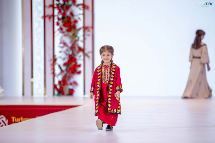  Kids Expo 2025: Детский показ мод — звездочки на подиуме