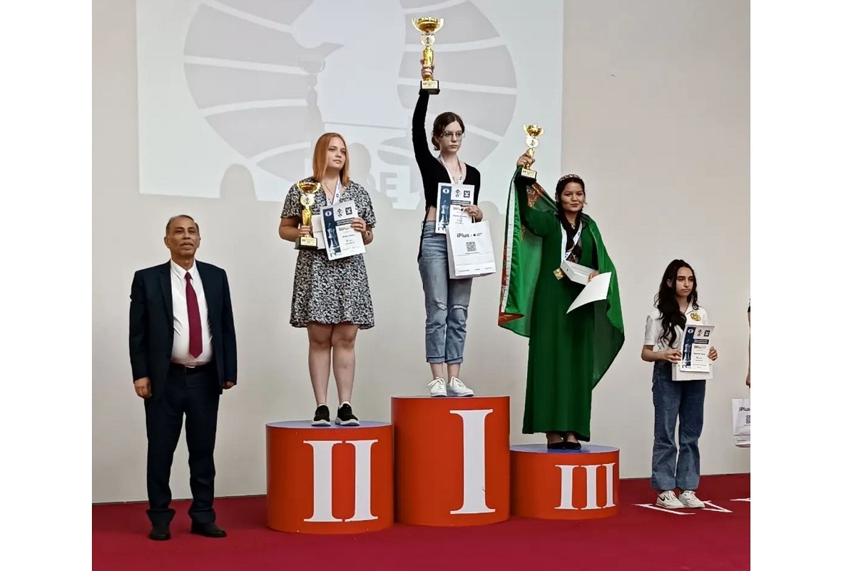 Leyla Shohradova 4 (Podium).jpg
