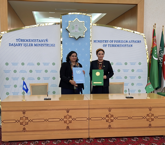  The Government of Turkmenistan and UNICEF sign 11 new work plans for 2025 with 12 partners