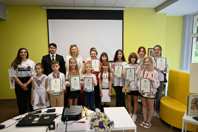  An exhibition of creative works based on the works of Magtymguly Fragi was held in the Kyiv library