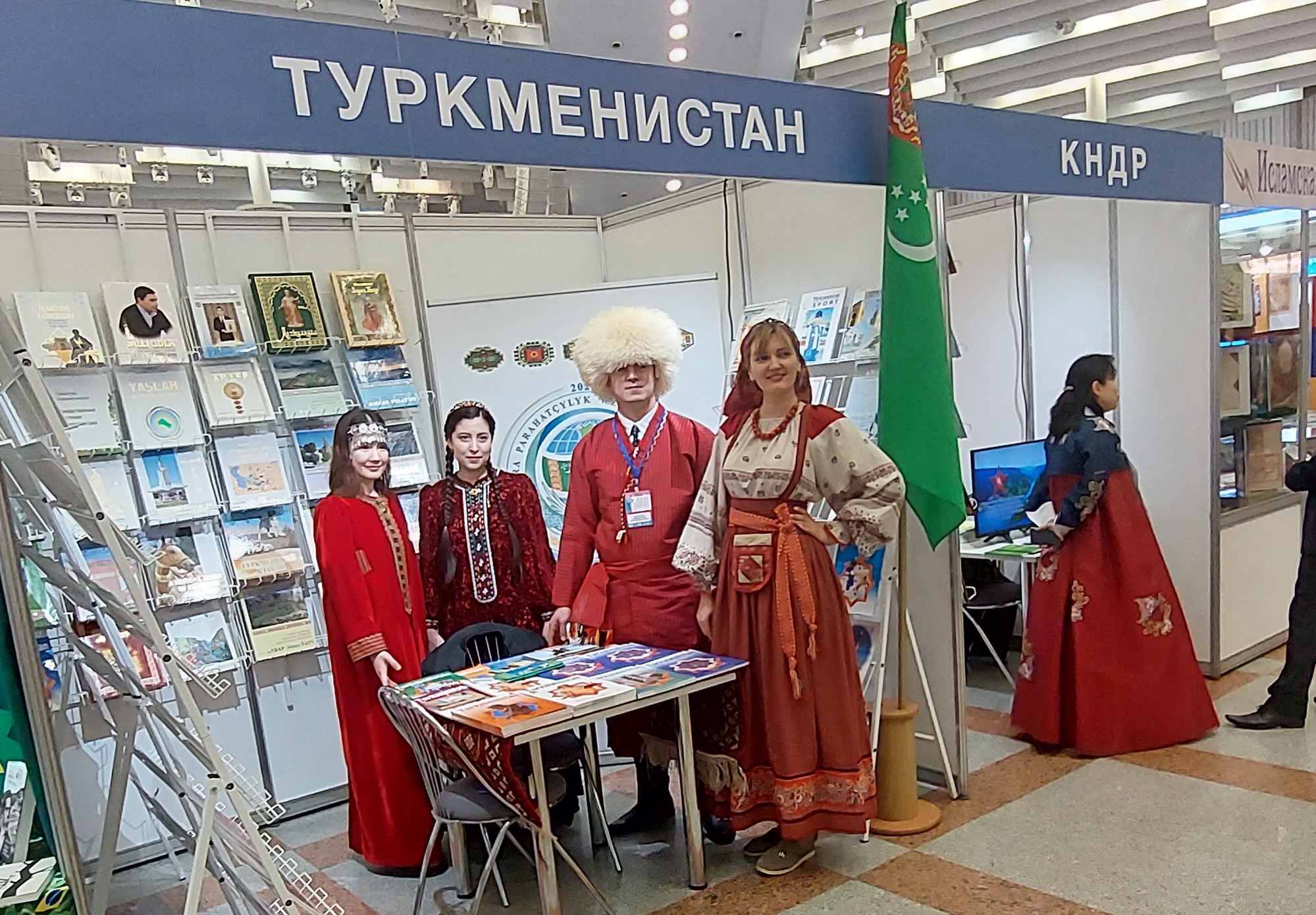 14032025-v-minske-mezhdunarodnaya-knizhnaya-vystavka-s-uchastiem-turkmenistana (4).jpg