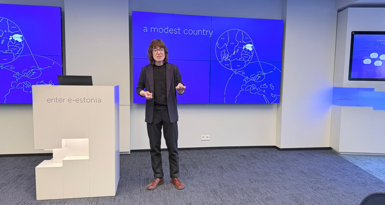 Петра Холм в Центре оцифровки E-Estonia в Таллинне.jpg
