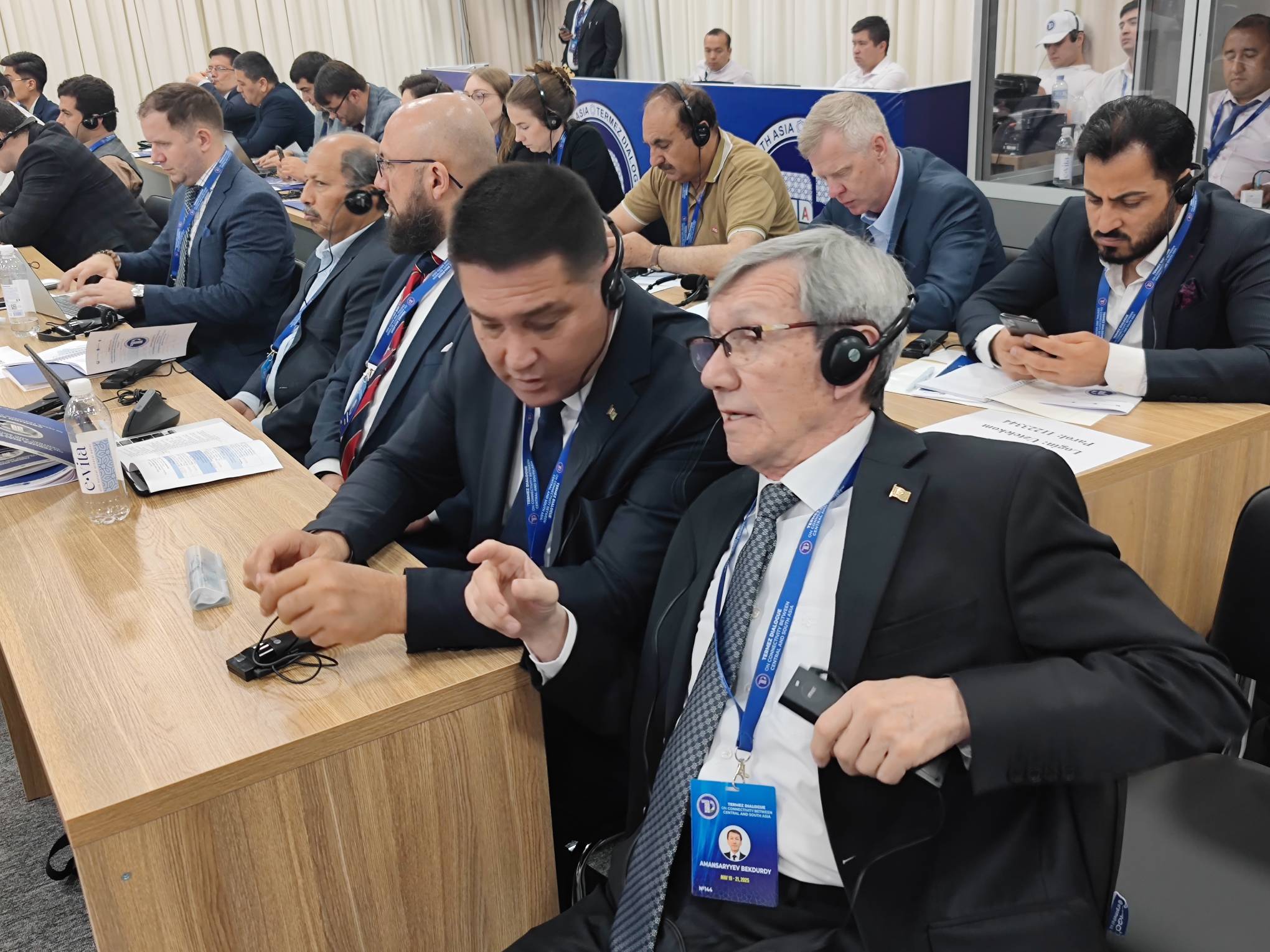 Амансырыев и шириев.jpg