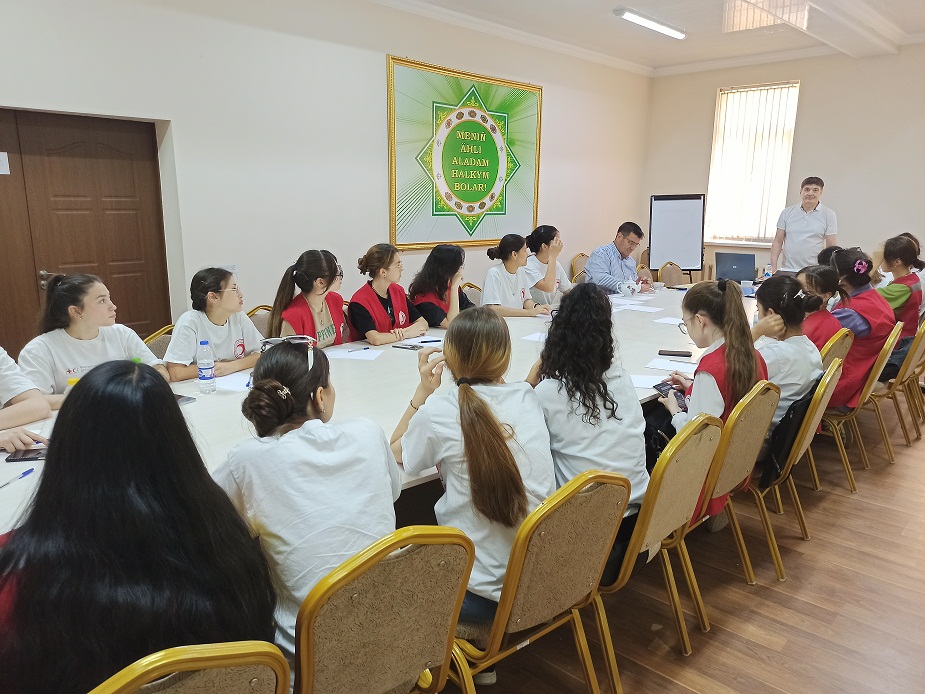 unicef-red-crescent-turkmenistan (2).jpg