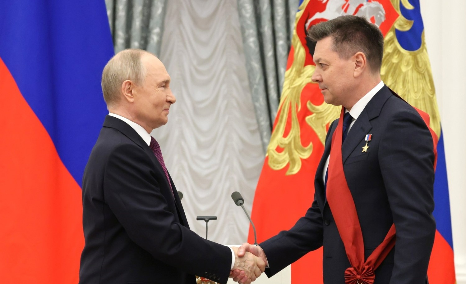 vladimir-putin-orden-oleg-kononenko (4).jpg