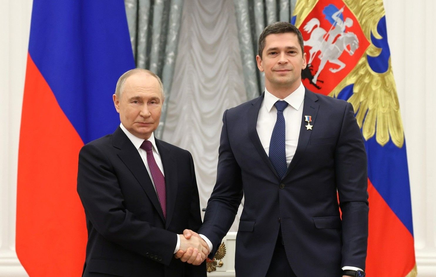 vladimir-putin-orden-oleg-kononenko (1).jpg