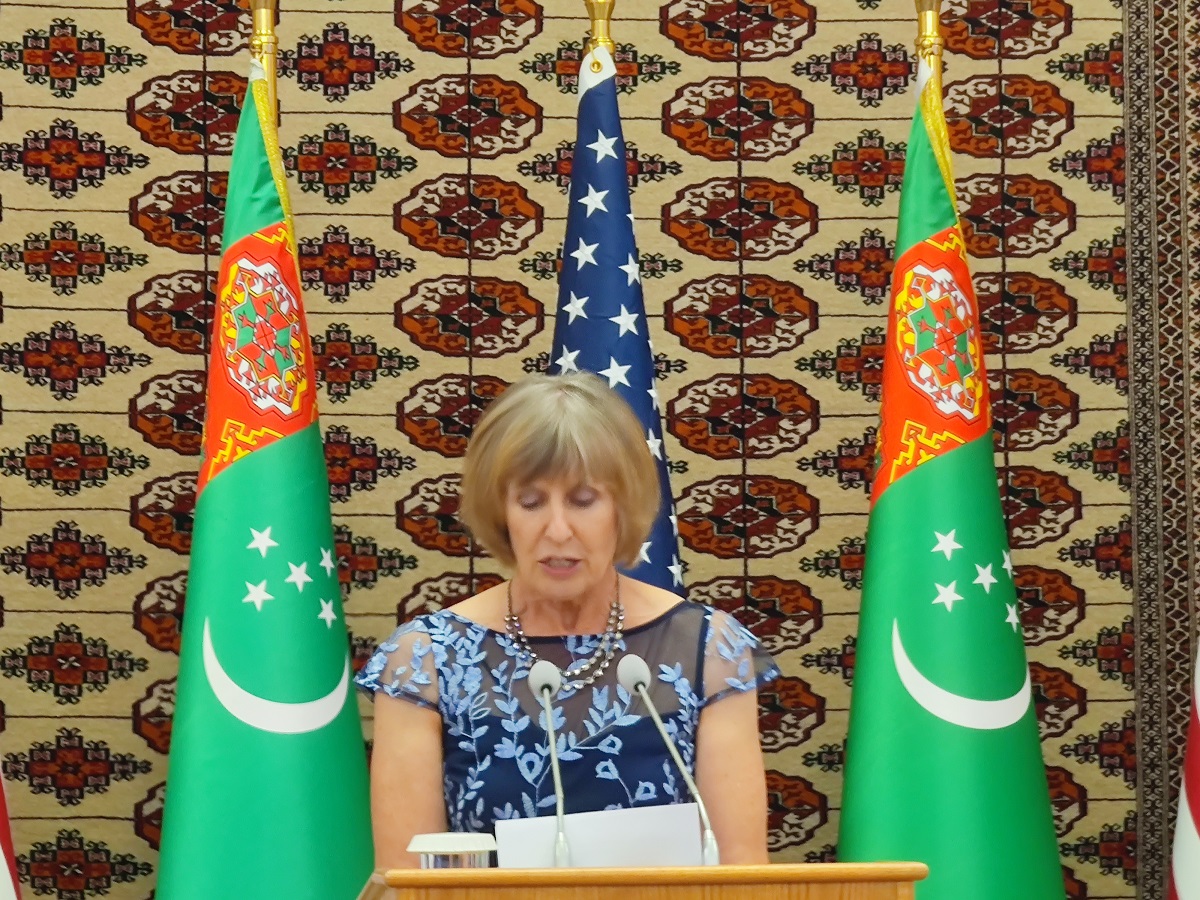 2-ashgabat-usa-independence-celebration.jpg