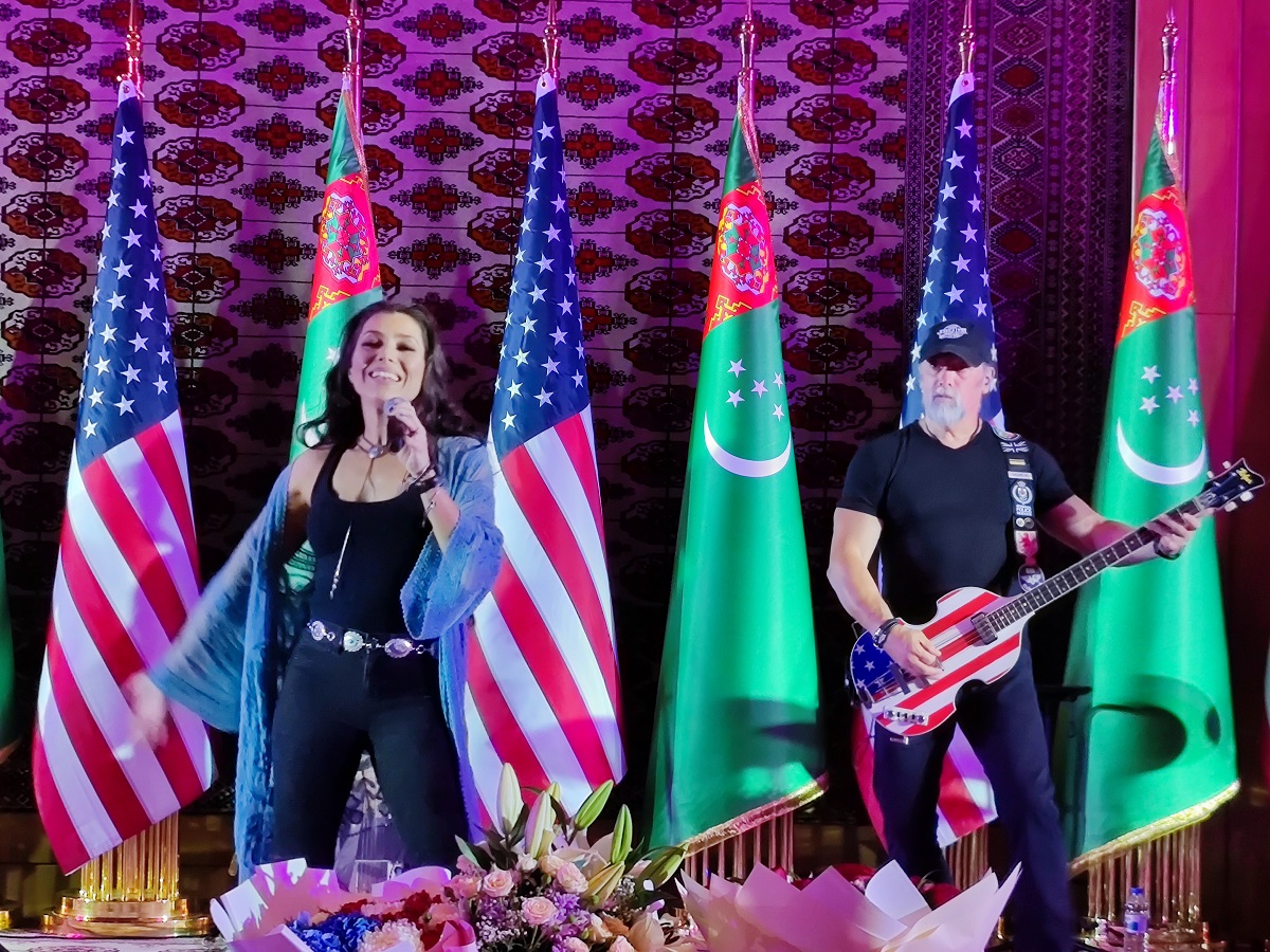 7_ashgabat-usa-independence-celebration.jpg