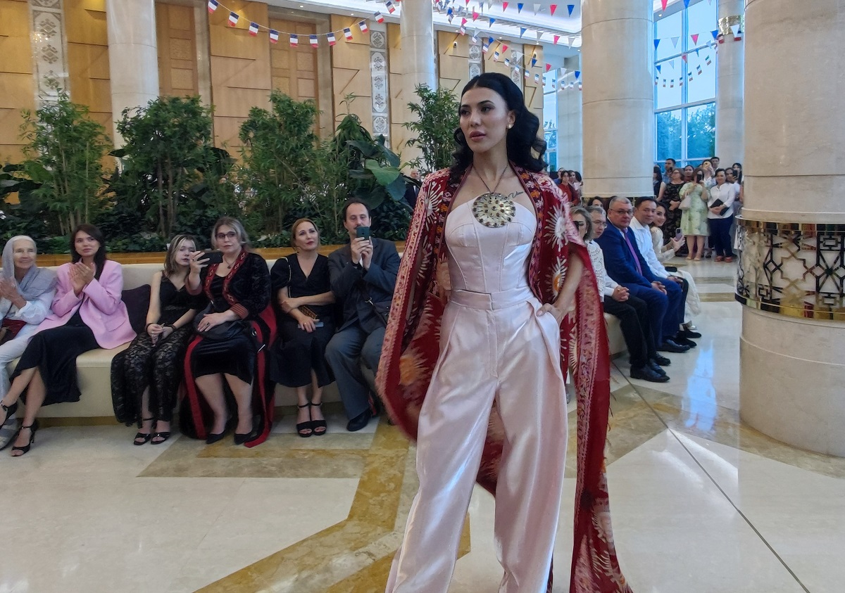 9 ashgabat-14-iyulya-frantsiya-vostok-parizh (48).jpg