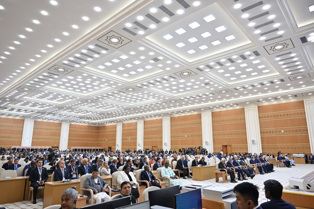 prezident-turkmenistana-initsiativy-oon-lldc-avaza (3).jpg