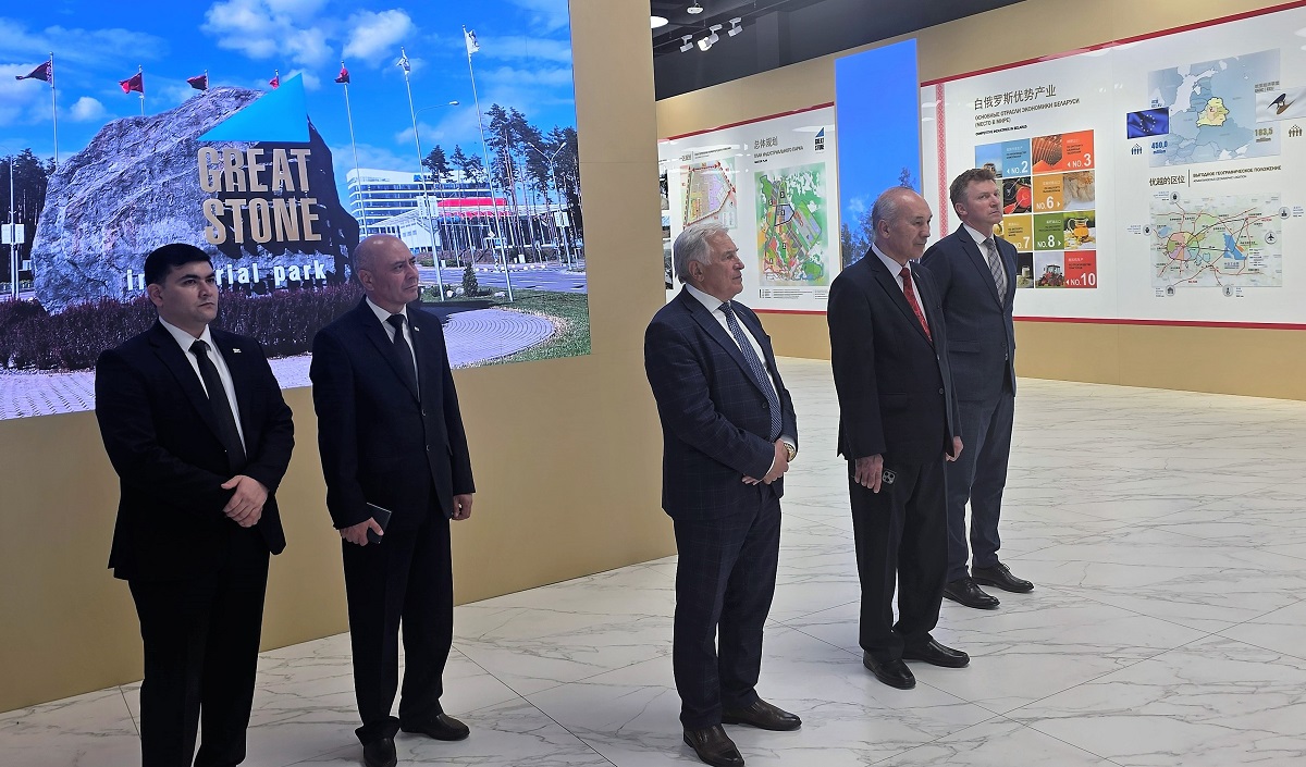 posol-turkmenistana-velikiy-kamen-minsk (1).jpg