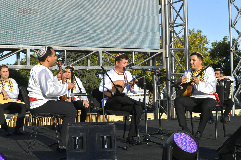 azerbaidzhan-turkmenistan-dni-kultury-baku (4).jpg