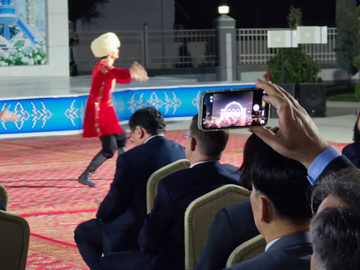 7 в Концерт Телефон Дальний План.jpg