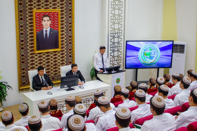  Youth Policy and Decisions of the Halk Maslahaty: Discussions Were Held at International Oil and Gas University named after Y. Kakayev
