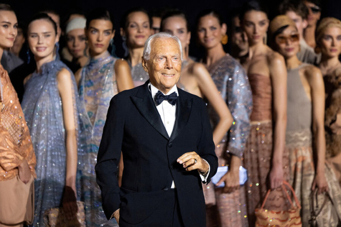  Легендарный модельер Джорджо Армани, основатель модного дома Armani, скончался в Италии 2 дня назад