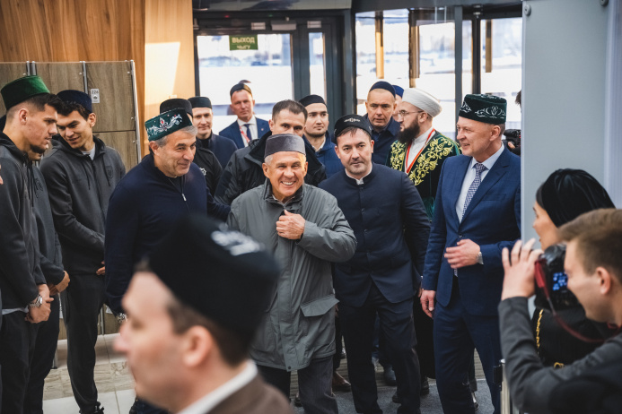  Более 12 тысяч мусульман приняли участие в масштабном ифтаре в России