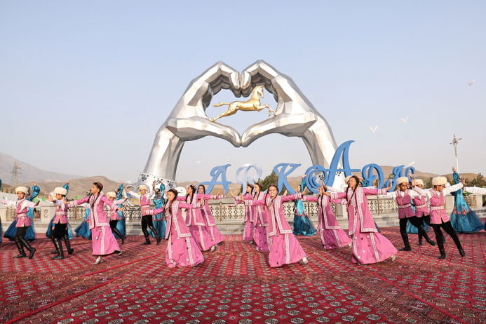 In the city Arkadag the "Taychanak" monument was opened