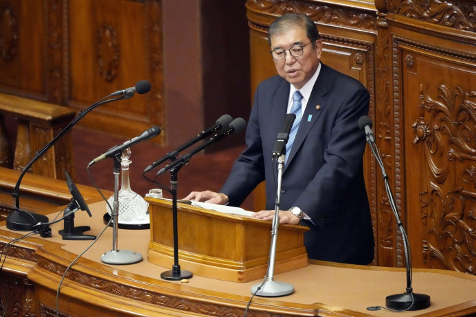  Serdar Berdimuhamedov congratulates Prime Minister of Japan Shigeru Ishibu on his birthday