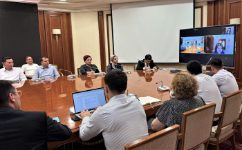 Turkmen Agencies Consult with ADB on WTO Accession