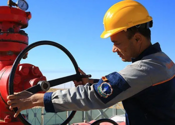 Eýran Russiýa we Türkmenistan bilen gaz üpjünçiligi boýunça gepleşikleri alyp barýar