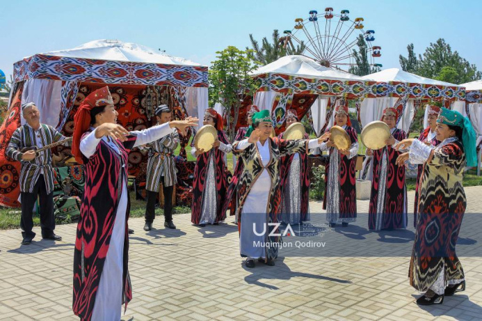  Özbegistanda «Beýik ýüpek ýoly» atly halkara folklor festiwaly başlandy