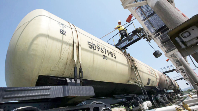  Bidding on SCRMET: LNG and high-density polyethylene became the subjects of transactions
