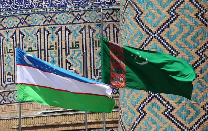  Gurbanguly Berdimuhamedov and Shavkat Mirziyoyev discussed the regional agenda