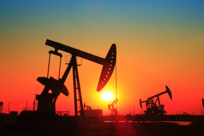  Цены на нефть устремились вверх из-за рекордного сокращения запасов