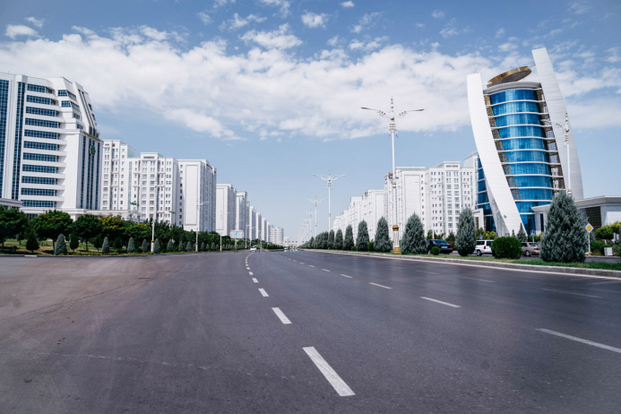  The Central Bank of Turkmenistan is allowed to conclude a contract with a Turkish company to build a shopping center in Ashgabat