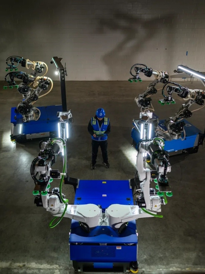  Robot Mech: A revolution in logistics by Dexterity and Kawasaki