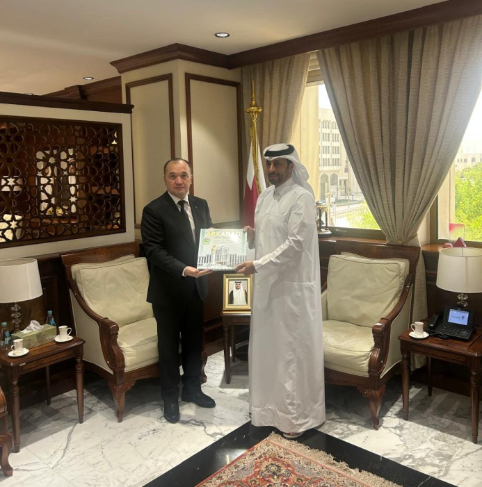  The Ambassador of Turkmenistan to the State of Qatar met with the Minister of Municipal Affairs of Qatar
