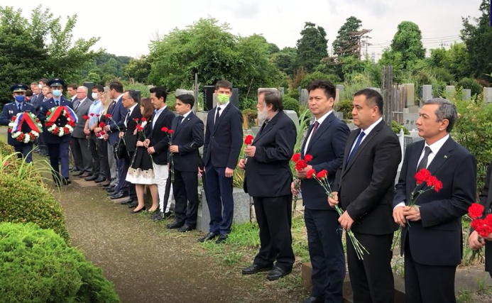  В Токио дипломаты почтили память разведчика Зорге в годовщину начала войны