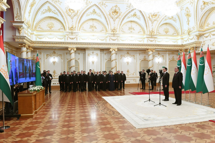  Главы Туркменистана и Таджикистана дали старт строительству школы в районе Дусти