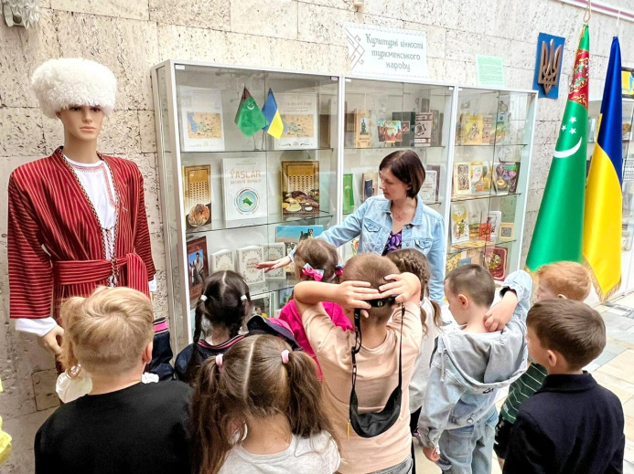  “Cultural value of the Turkmen people” exhibition was held at the National Library of Ukraine for children